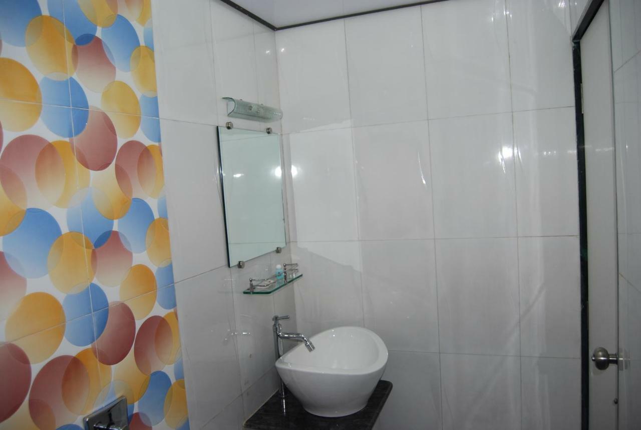 Sunshine Backpackers, Airport Hostel Mumbai Kültér fotó